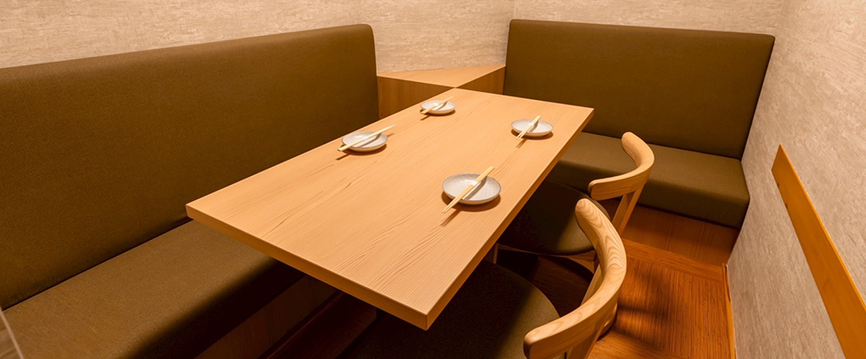 三茶一九 ハナレのテーブル席